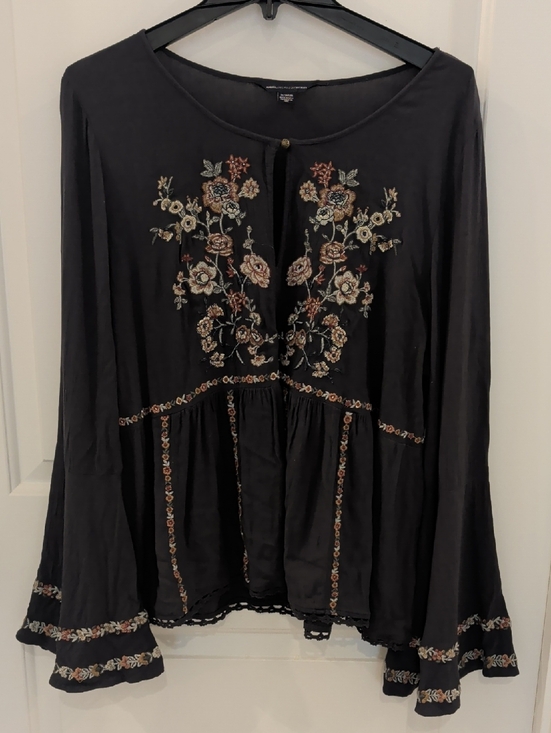 American Eagle Outfitters Tops - American Eagle Outfitters Blue Gray Embroidered Floral Peasant Blouse